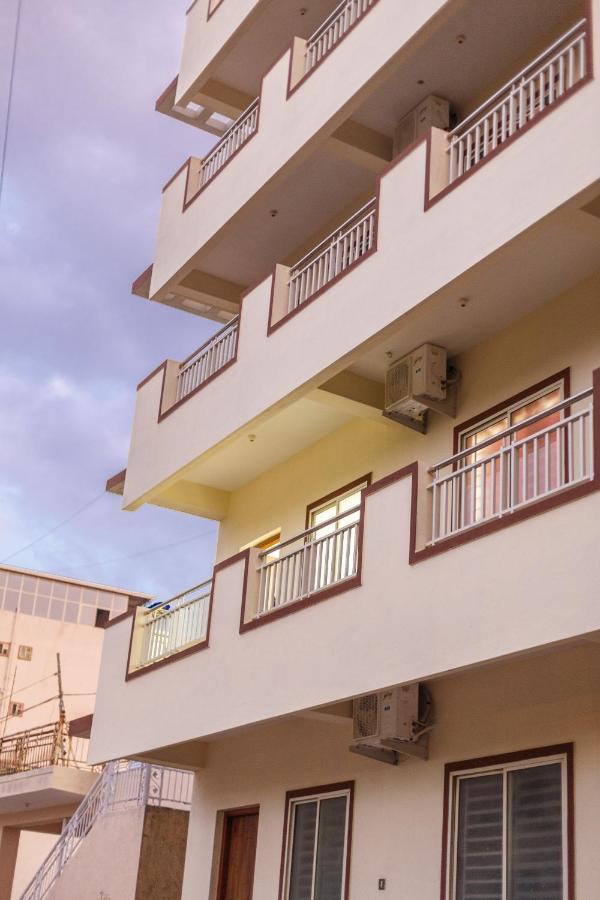 Misty Meridian Serviced Apartments Бангалор Екстериор снимка